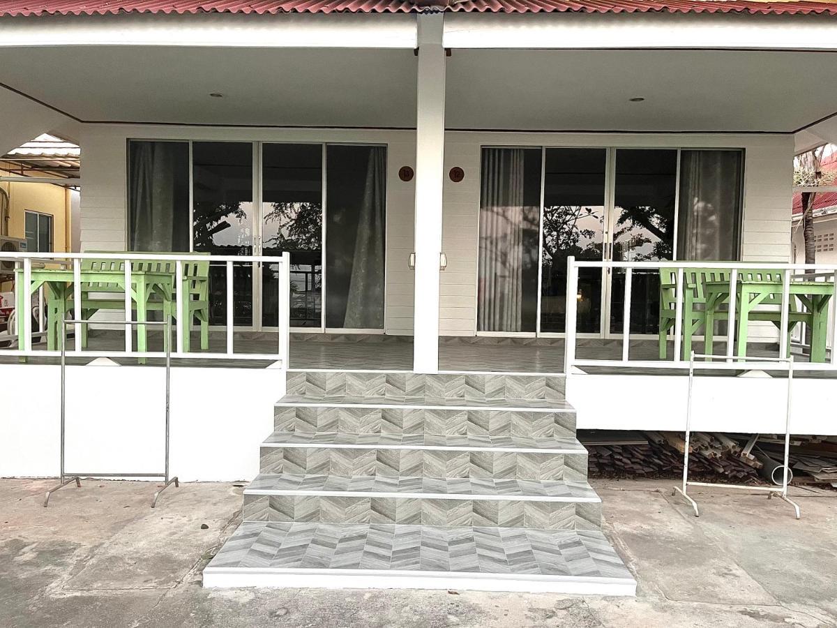 Insook Ko Larn Resort Zewnętrze zdjęcie