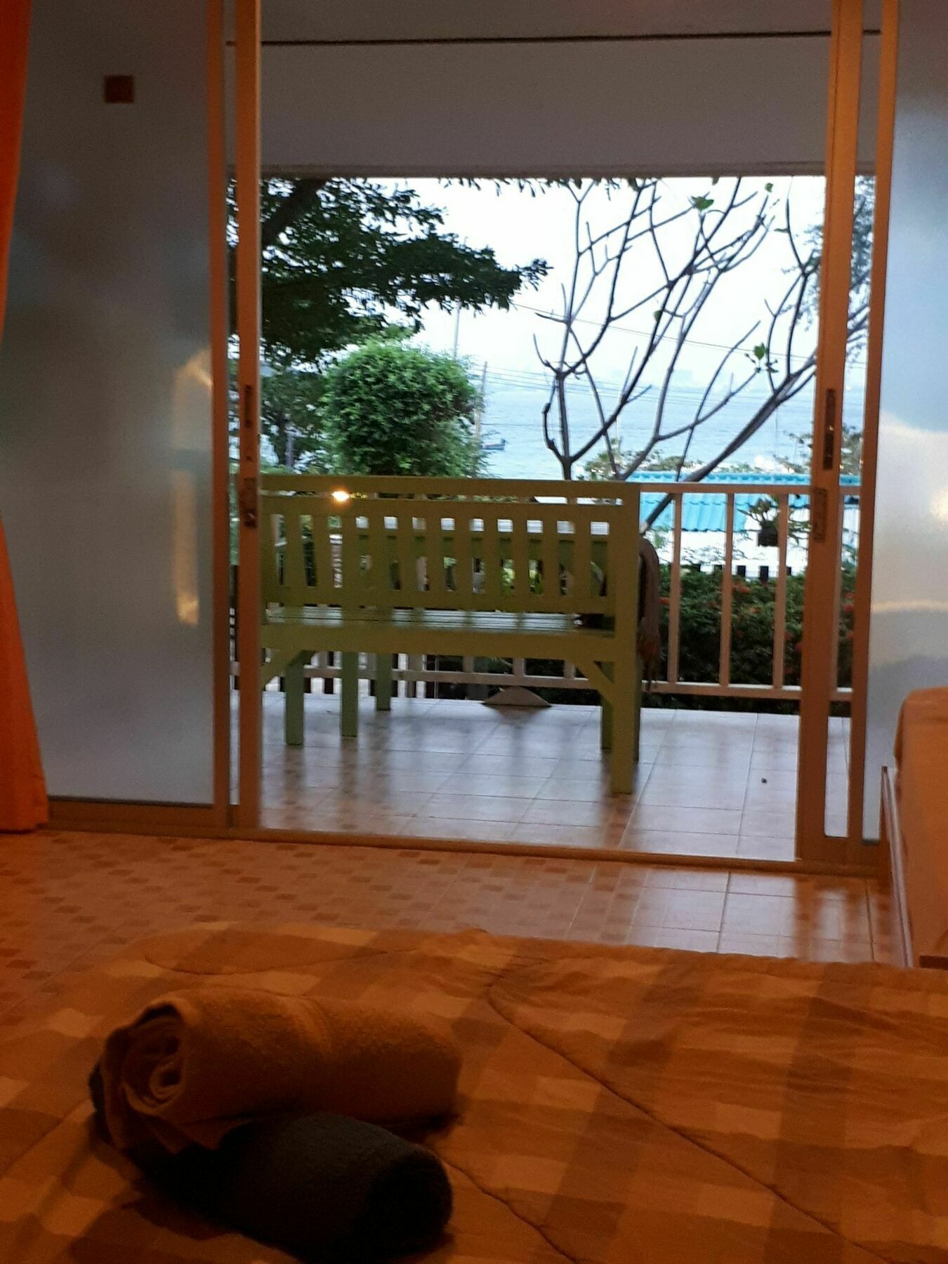 Insook Ko Larn Resort Zewnętrze zdjęcie